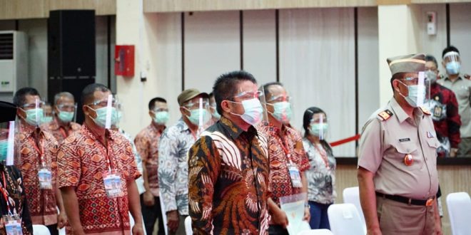 HD Hadiri Acara Penyerahan Sertifikat Hak Atas Tanah