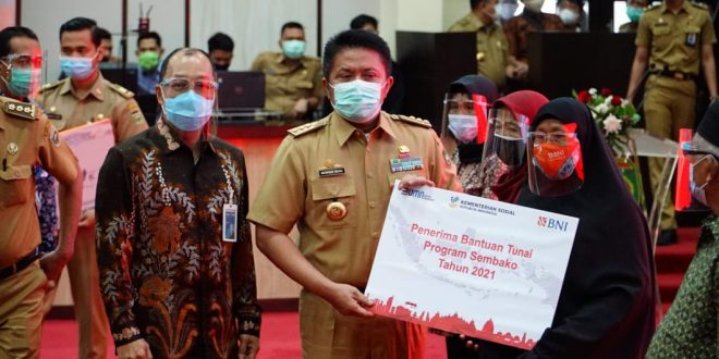 Gubernur Herman Deru Hadiri Acara Peluncuran Bantuan Tunai Seluruh Indonesia Tahun 2021