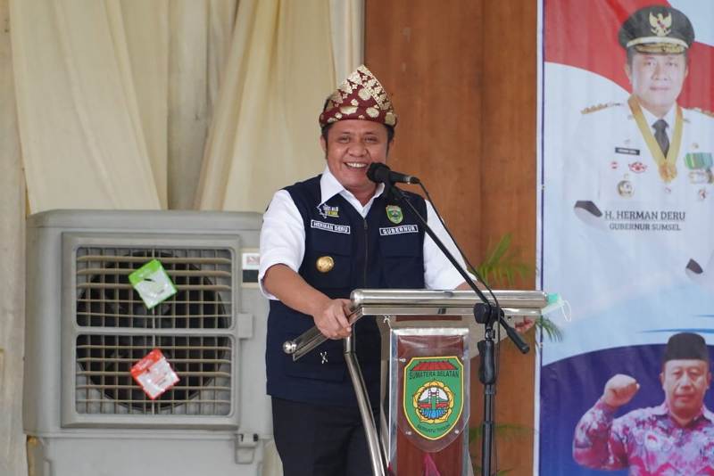 Herman Deru, Bapak Perangkat Desa Indonesia