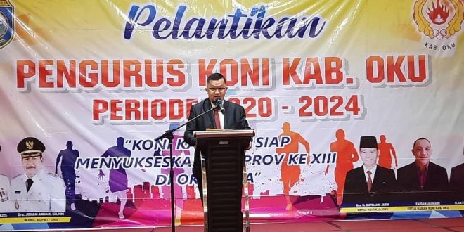 Ketua Umum KONI Sumsel Hendri Zainuddin melantik pengurus KONI Kabupaten OKU.