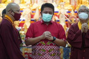 Hadiri Perayaan Imlek Umat Konghucu di Vihara Vajra Bhumi Sriwijaya