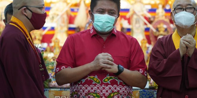 Hadiri Perayaan Imlek Umat Konghucu di Vihara Vajra Bhumi Sriwijaya