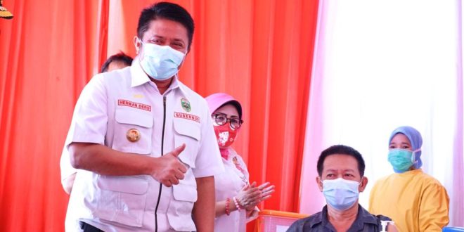 Setelah Pedagang, Pemprov Lanjutkan Vaksinasi ke Tenaga Pendidik
