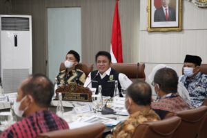 Dengarkan Paparan Program Strategis Pembangunan Kabupaten OKUT dan OI