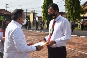 6 Orang Anggota Satresnarkoba Polres Muba Dapat Penghargaan