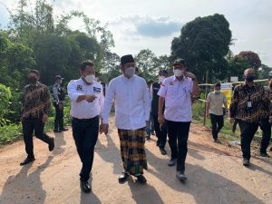Herman Deru Pastikan Pemprov Segera Perbaiki Jalan Amblas di Desa Belatung OKU