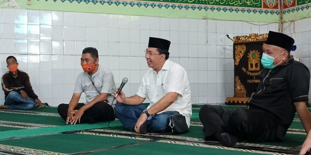 Tokoh Masyarakat Kota Palembang, H. Basyar, bersama M. Nasir, melakukan silaturahim dengan Ikatan Keluarga Alumni (IKA) Muhammadiyah 1 Palembang