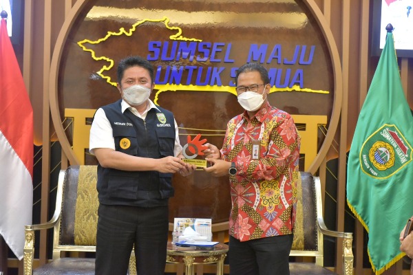 Herman Deru Harapkan CSR Telkom Dapat Atasi Ekonomi Warga Terdampak Pandemi