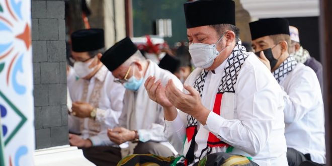 Gelar Solat Ghoib Berjemaah, Do’a dan Aksi Solidaritas untuk Palestina