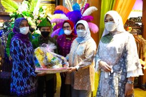 Feby Deru Terus Promosikan Produk Lokal di Ramadhan Sale Kriya Sriwijaya