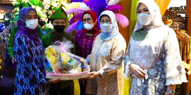 Feby Deru Terus Promosikan Produk Lokal di Ramadhan Sale Kriya Sriwijaya