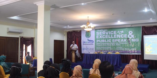 Gelar Training Service dan Public Speaking, Upaya DPMPTSP Tingkatkan Pelayanan