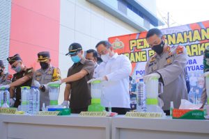 Musnahkan BB Narkoba, Bupati DRA : Paling Penting Bentengi Warga Muba