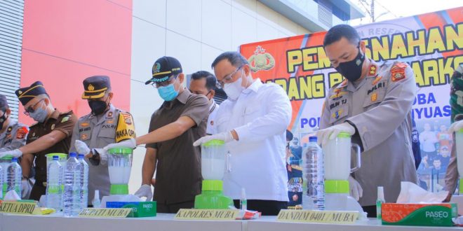 Musnahkan BB Narkoba, Bupati DRA : Paling Penting Bentengi Warga Muba