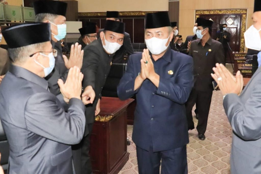 Tujuh Fraksi Sampaikan Pemandangan Umum Atas LKPD dan Rancangan Lima Perda