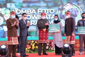 Buka Pameran Foto Agrowisata di Kota Pagar Alam