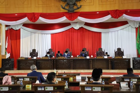 Suasana Rapat Paripurna XXVII (27) DPRD Sumsel dengan Agenda Perubahan dan Penambahan Program Pembentukan Peraturan Daerah (Promperda) Tahun 2021 di Ruang Rapat Paripurna DPRD Sumsel, hari Senin tanggal 15 Maret 2021.