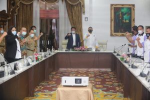 audiensi Pengurus Persatuan Bola Voli Seluruh Indonesia (PBVSI) Sumsel dalam rangka silahturahmi di Griya Agung Palembang, Selasa, (15/6/2021)