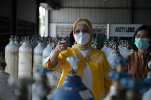 Ketua DPRD Sumsel, Hj RA Anita Noeringhati SH MH mengunjungi PT. Samator Gas Industri Palembang di Talang Kelapa Banyuasin, Kamis (22/7)