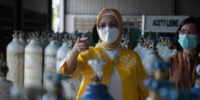 Ketua DPRD Sumsel, Hj RA Anita Noeringhati SH MH mengunjungi PT. Samator Gas Industri Palembang di Talang Kelapa Banyuasin, Kamis (22/7)