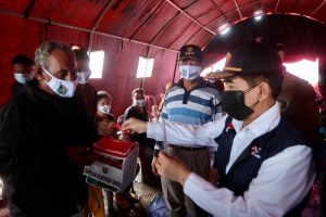 Sekda Tinjau dan Salurkan Bantuan Pemprov
