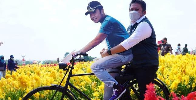 Gubernur Provinsi Sumatera Selatan (Sumsel), Herman Deru didampingi Bupati Banyuasin Askolani, meresmikan Kampoeng Wisata Ya Samman Cindo di Desa Tanjung Merbau, Kecamatan Rambutan, Kabupaten Banyuasin, Sabtu (31/7/21)