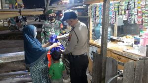 Ketika Ibu Hamil Pedagang Gorengan Menangis Saat Dirazia Tim PPKM Bayung Lencir