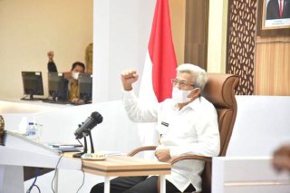 Wakil Gubernur Sumsel Ir H Mawardi Yahya mengapresiasi inisiasi PGRI Sumsel menggelar try out akbar CAT 2021 online bagi para guru honorer di Sumsel