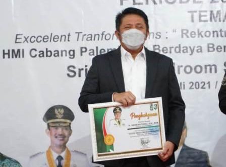 Hadiri Pelantikan Pengurus HMI 2021-2022
