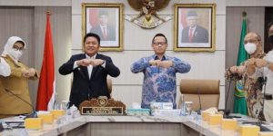 Gubernur Dengarkan Paparan Direktur Kerjasama Pendanaan Bilateral Kementerian PPN/Bappenas RI. (Foto : Humas Prov. Sumsel)