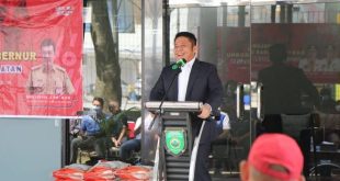 Komunitas Sepak Bola Sumsel Terima Bantuan Beras Dari Gubernur Sumsel H. Herman Deru