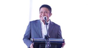 Serahkan Bantuan Peralatan Pertanian. (Foto : Humas Prov. Sumsel)