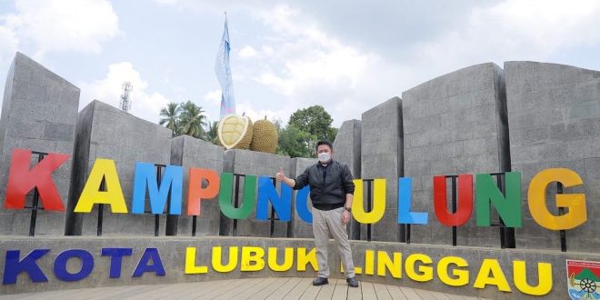 Berhasil Sulap Kampung Kumuh Jadi Destinasi Wisata Baru. (Foto : Humas Prov. Sumsel)