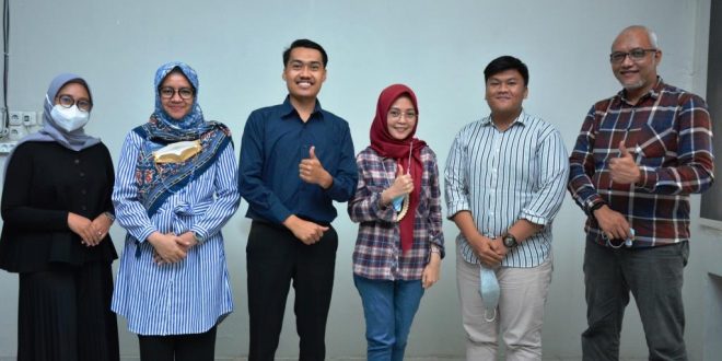 Sekolah Tinggi Ilmu Komunikasi dan Politik (Stisipol) Candradimuka melakukan penandatanganan perjanjian beasiswa kepada mahasiswa Program Pascasarjana Program Studi Ilmu Komunikasi di Kampus Stisipol Candradimuka pada hari Sabtu tanggal 11 September 2021. (foto : Humas Stisipol Candradimuka)