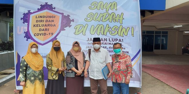 Universitas Tridinanti Palembang (UTP) kerja sama dengan Kodim 0418 Palembang, menyelenggarakan program vaksinasi Covid 19 dosis pertama bagi mahasiswa, mahasiswi, dan masyarakat umum, pada hari Kamis tanggal 2 September 2021. (foto : Humas UTP Palembang)