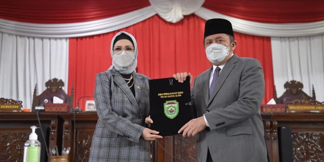 Rapat Paripurna dipimpin oleh Ketua DPRD Prov. Sumsel; Ibu Hj. R.A. Anita Noeringhati, SH, MH. (Foto : Humas DPRD Prov Sumsel)