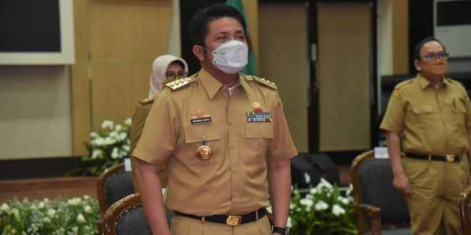 Presiden Serahkan DIPA dan Buku Daftar Alokasi Transfer ke Daerah dan Dana Desa Tahun 2022. (Fofo : Humas Prov. Sumsel)