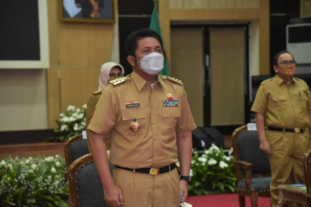 Presiden Serahkan DIPA dan Buku Daftar Alokasi Transfer ke Daerah dan Dana Desa Tahun 2022. (Fofo : Humas Prov. Sumsel)
