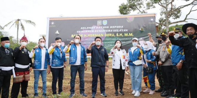 H. Herman Deru Bantu Pembangunan Padepokan Perdana PSHT di OKU Selatan