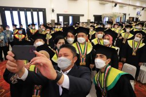 Hadiri Wisuda Universitas Tamansiswa. (Foto : Humas Prov. Sumsel)