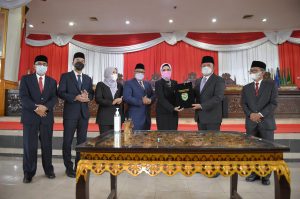 DPRD Prov. Sumsel Bersama Gubernur Sepakati KUA dan PPAS APBD Prov. Sumsel TA 2022. (Foto : Humas Dprd Prov. Sumsel)