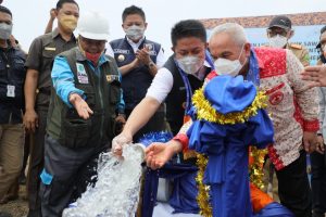 Listrik masuk sawah yang digagas  Gubernur Sumsel H. Herman Deru diapresiasi Ketua Umum DPP Perhiptani  H. Isran Noor. (Foto : Humas Prov. Sumsel)