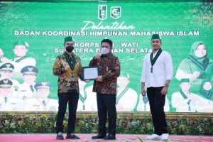Gubernur Sumsel H.Herman Deru menghadiri acara pelantikan Badan Koordinasi (Badko) Himpunan Mahasiswa Islam (HMI) dan Korps HMI-Wati (Kohati) Sumbagsel periode 2021-2023, di Griya Agung. (Foto : Humas Prov. Sumsel)