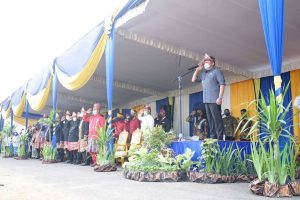 H. Herman Deru menjadi Inspektur upacara (Irup) pada Hari Bakti PU ke-76 tahun 2021. (Foto : Humas Prov. Sumsel)