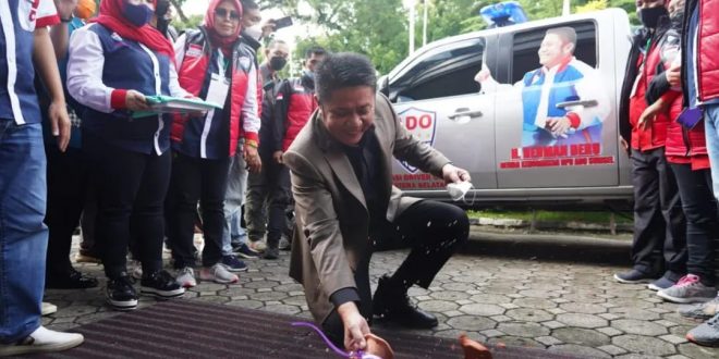 Hadiahi 1 Unit Mobil Untuk Program Kerja Unit Reaksi Cepat (URC) ADO. (Foto : Humas Prov Sumsel)