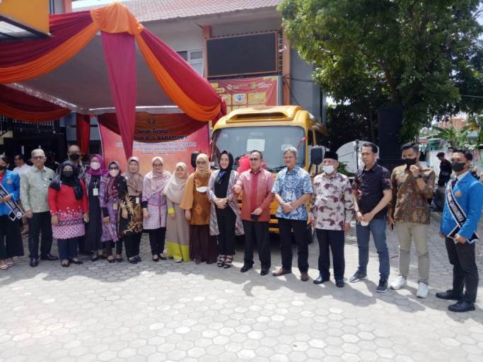 Eddy Santana dan Civitas STISIPOL Candradimuka
