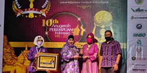 Menjadi Sumber Inspirasi, Anita Noeringhati Raih Anugrah Perempuan Indonesia