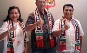 Hj. Lucianty dan Saiful Islam bersama Ketua Pimnas PKN, Gede Pasek Suardika.