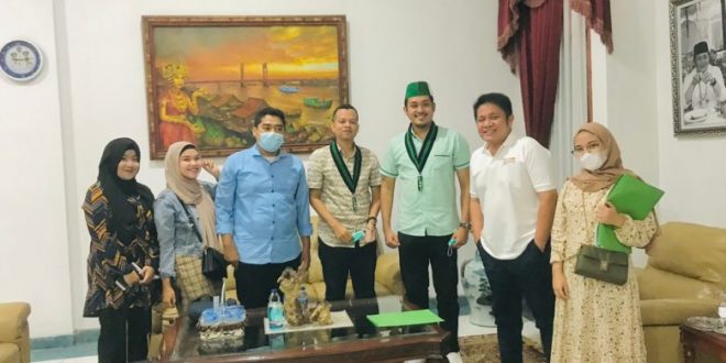 Pengurus Badan Koordinasi (Badko) Himpunan Mahasiswa Islam (HMI) Sumatera Bagian Selatan (Sumbagsel) melakukan pertemuan dengan Gubernur Sumatera Selatan (Sumsel), Herman Deru, pada hari Jum'at tanggal 21 Januari 2022.