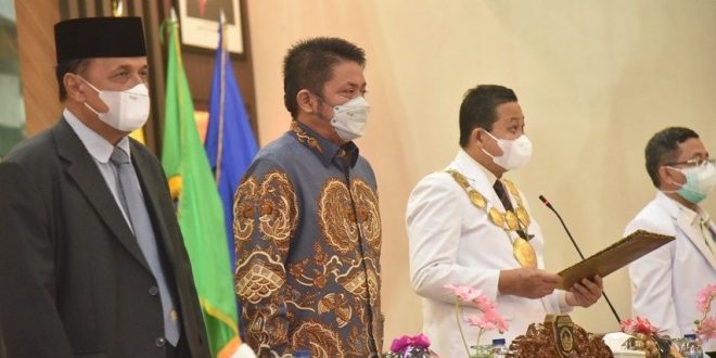 Hadiri Pelantikan Mahasiswa Fakultas Kedokteran Universitas Sriwijaya. (Foto : Humas Prov. Sumsel)